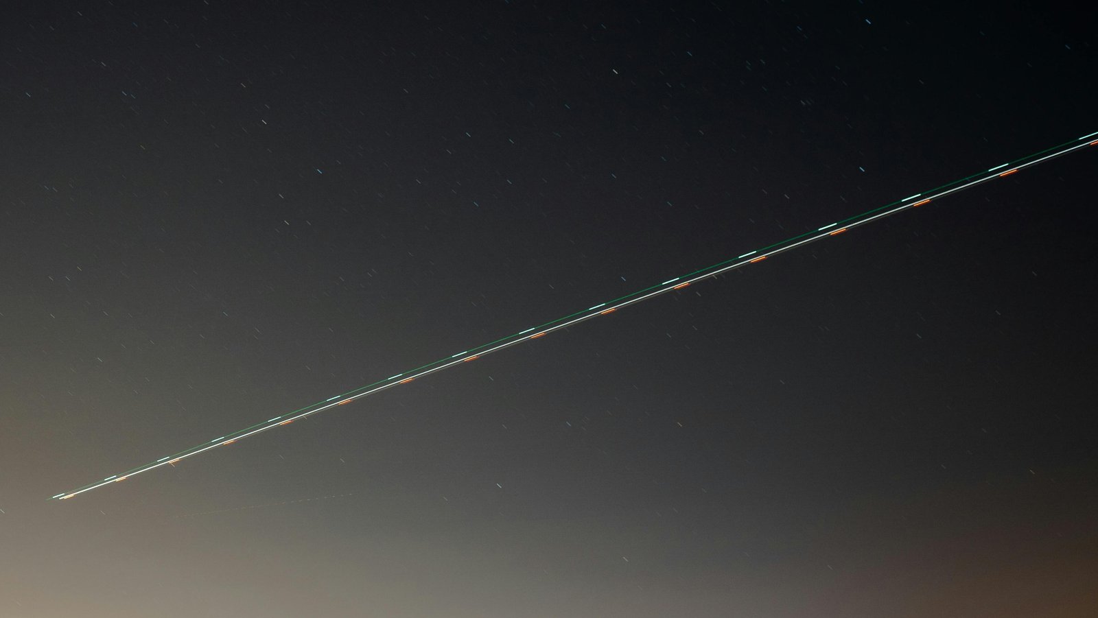 Amazon Leo si prepara a sfidare Starlink: il colosso dell'e-commerce punta all'internet satellitare